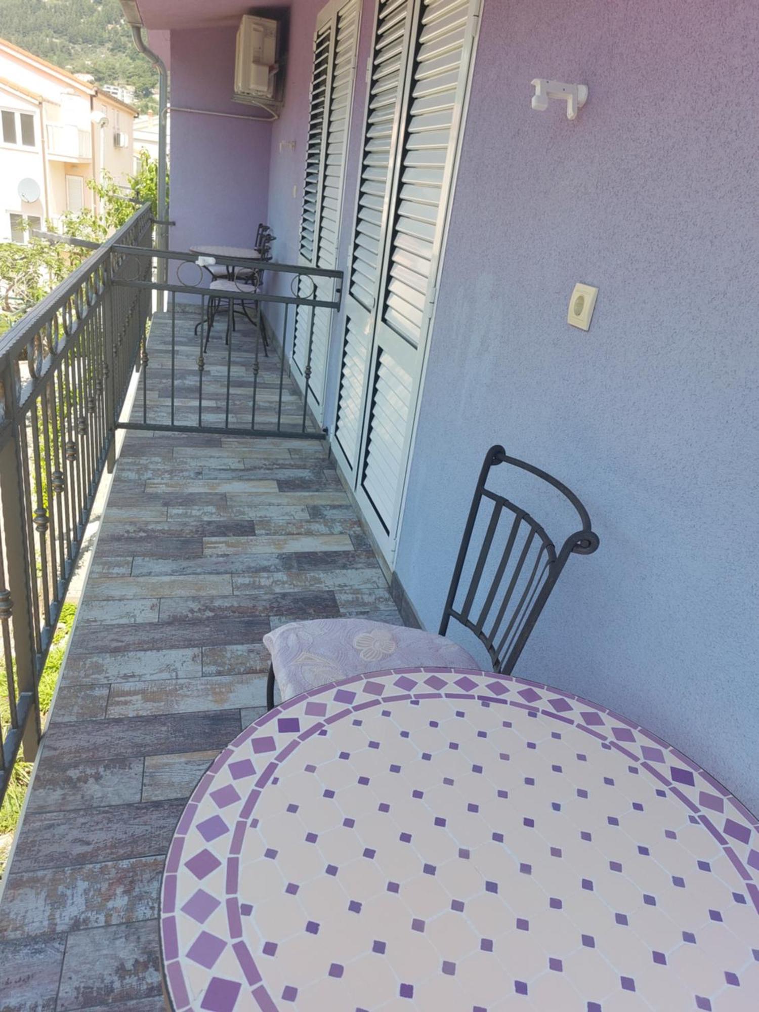 Apartments Villa Lilla Baska Voda Bilik gambar