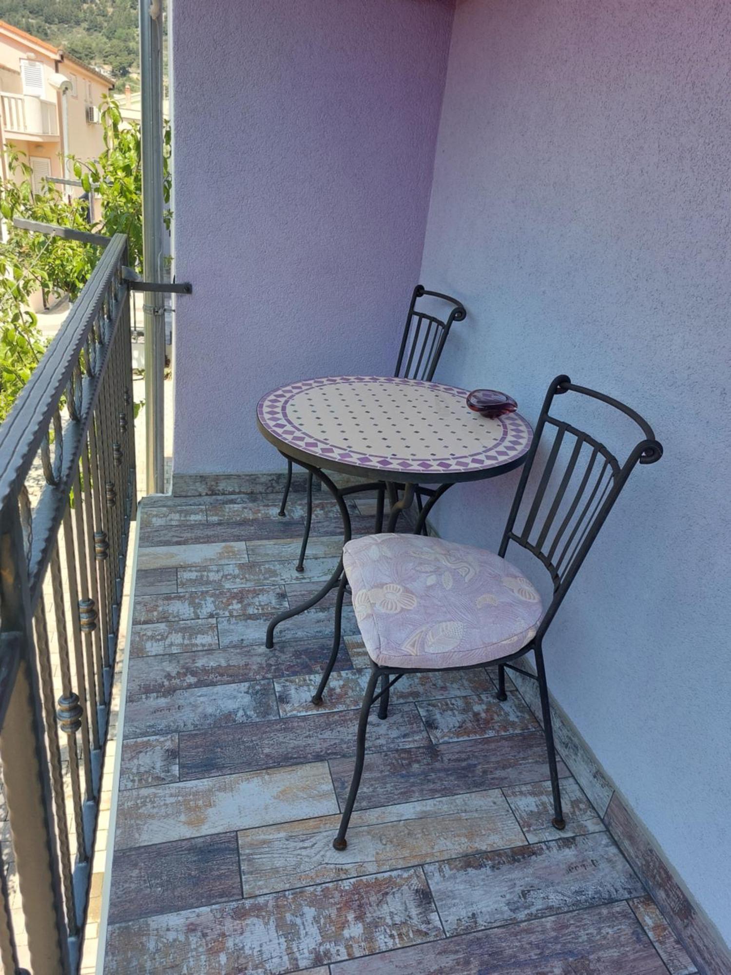 Apartments Villa Lilla Baska Voda Bilik gambar