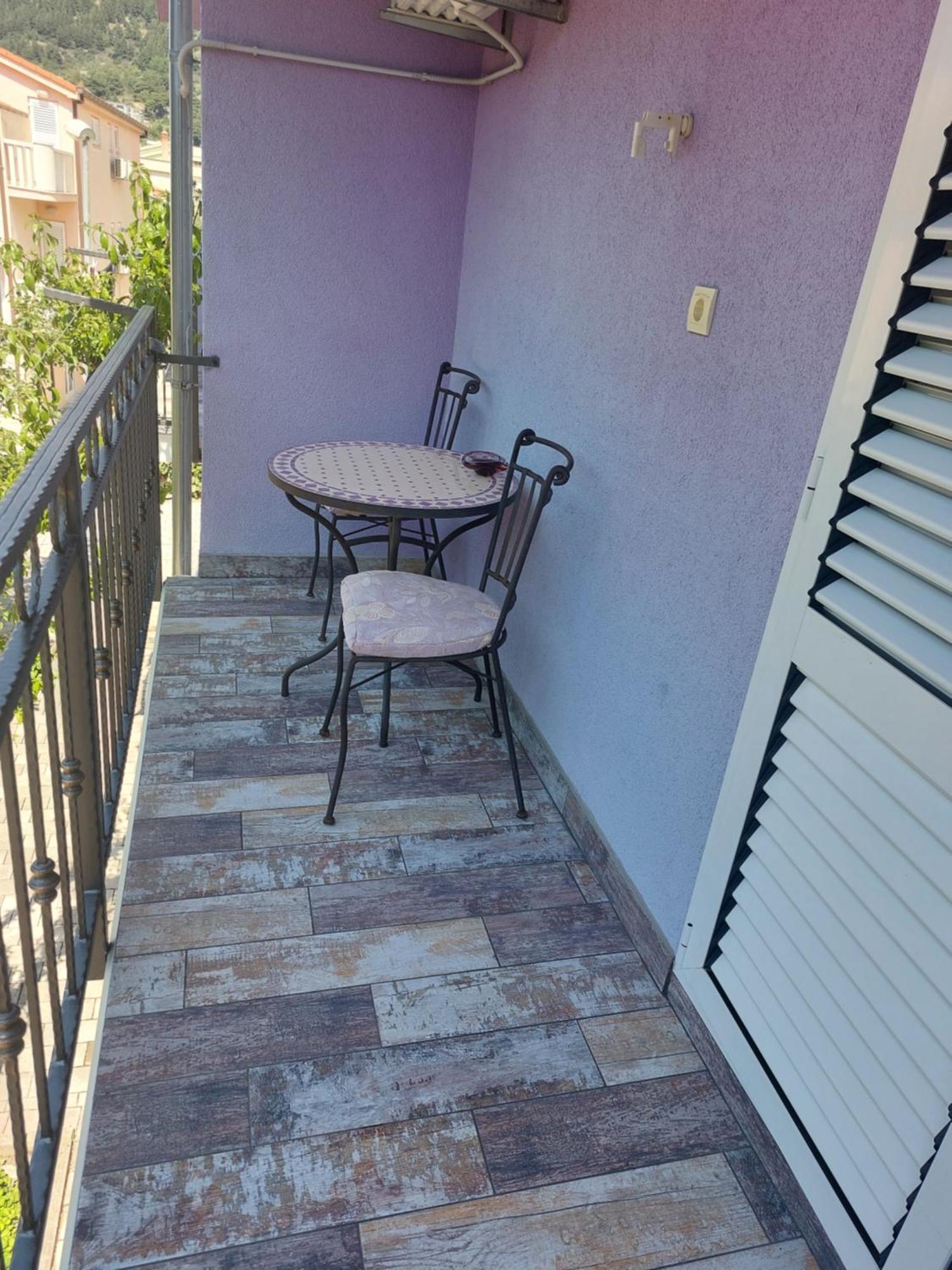Apartments Villa Lilla Baska Voda Bilik gambar