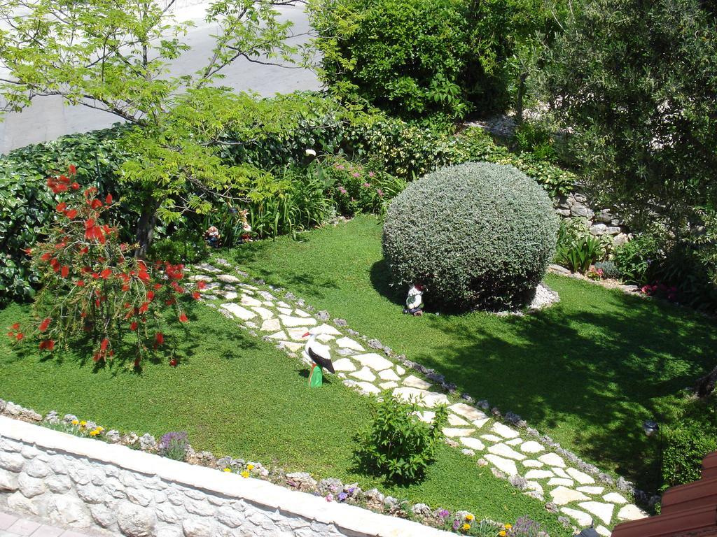 Apartments Villa Lilla Baska Voda Luaran gambar