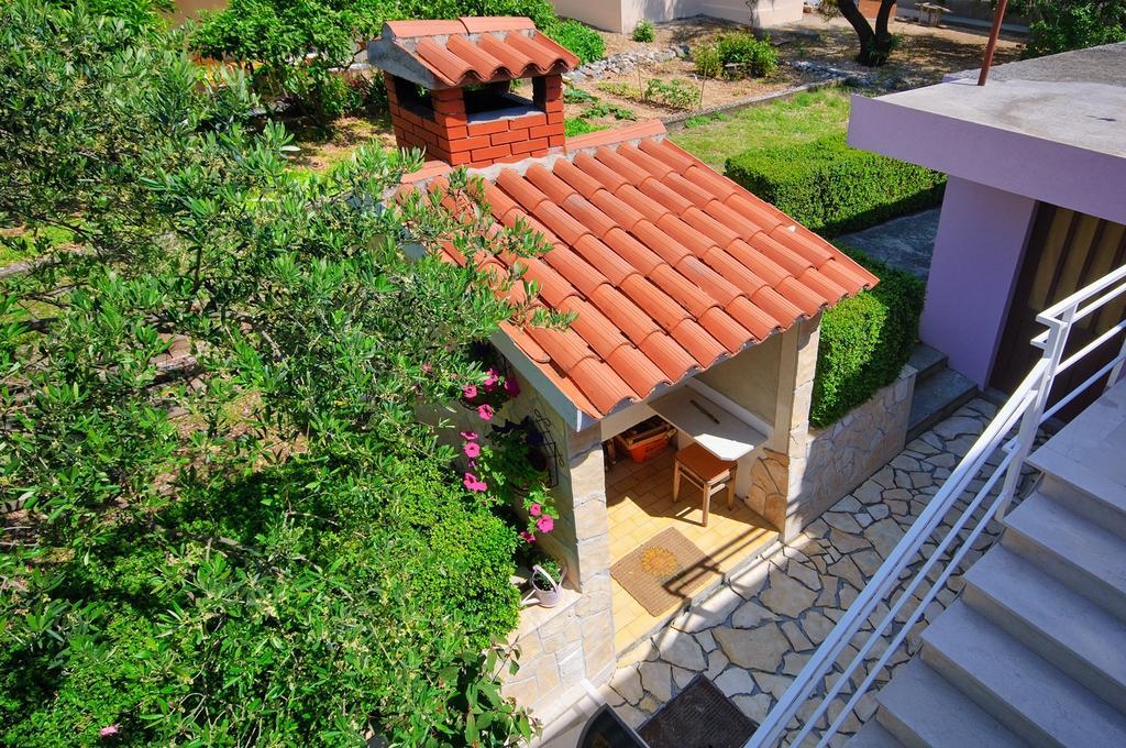 Apartments Villa Lilla Baska Voda Luaran gambar
