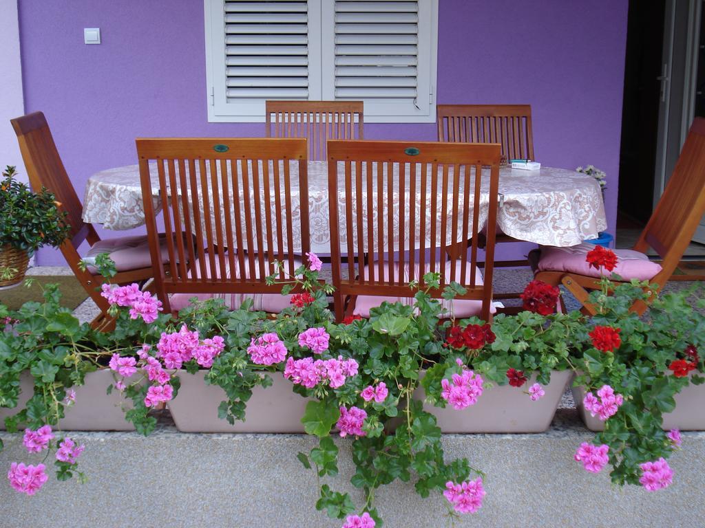 Apartments Villa Lilla Baska Voda Luaran gambar