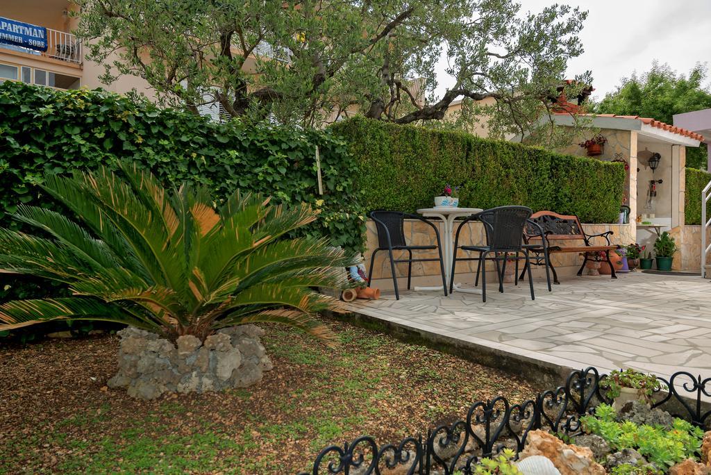 Apartments Villa Lilla Baska Voda Luaran gambar